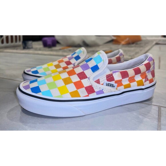 Women’s slip on rainbow checkered vans size 5.5 - Picture 1 of 8